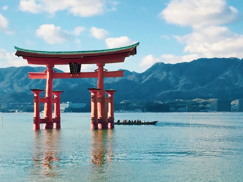 An Itsukushima Travel Guide: 8 Reasons to Visit!