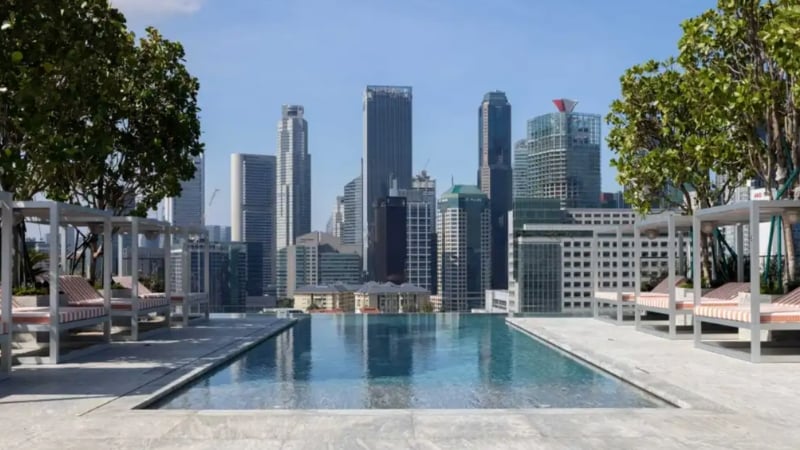 mondrian singapore pool area