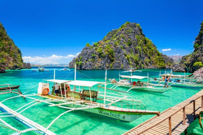 island hopping in the philippines