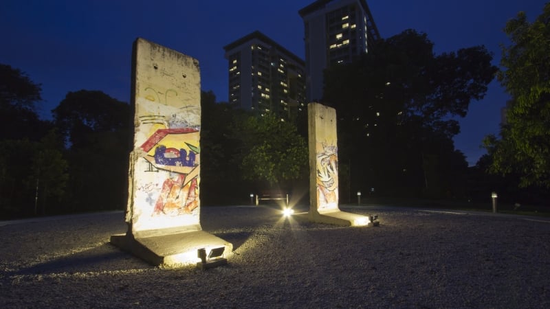 berlin wall, singapore