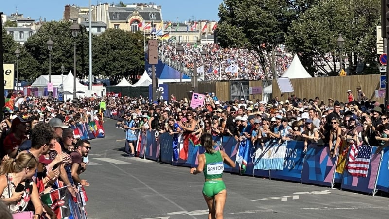 A runner during an event in the olympics in Paris