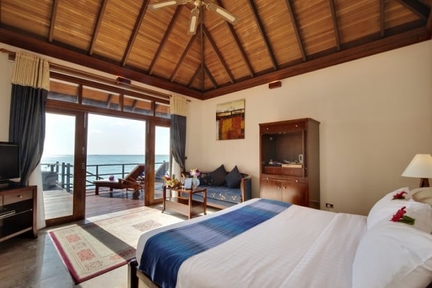 Exclusive for OCBC Cardholders | 5% Off Room Rate in Olhuveli Beach Resort & Spa Maldives