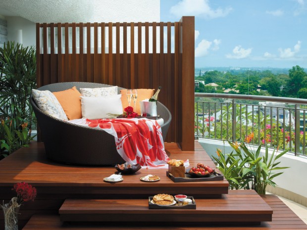 Lap of Luxury Accommodation from SGD1,100 at Shangri-La Hotel Singapore