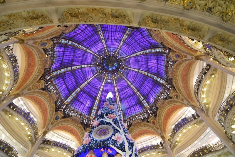 Christmas Light Displays Around the World: Galeries Lafayette