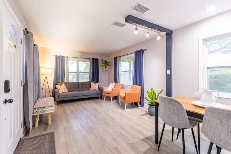 aesthetic Airbnb stays in Tampa