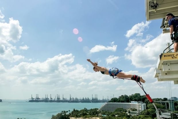 1-for-1 Sky Bridge / Giant Swing in AJ Hackett Sentosa with HSBC