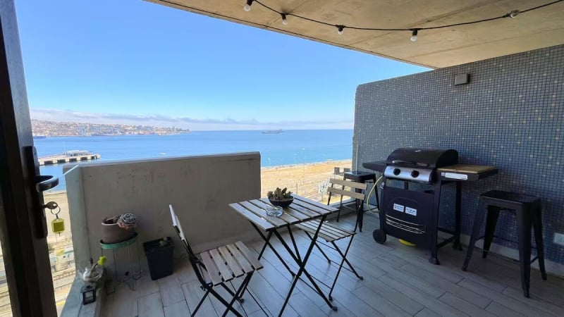 harbor views Airbnbs in Valparaíso