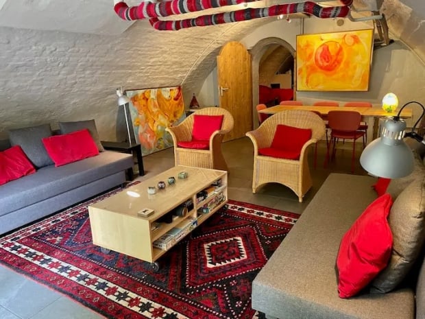Deze middeleeuwse en toch moderne Airbnb