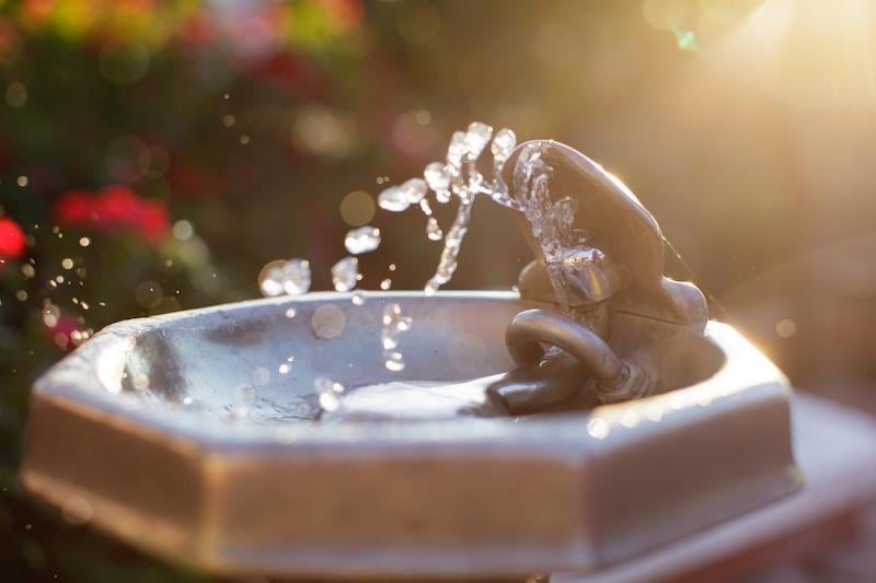 travel dehydration: fountain