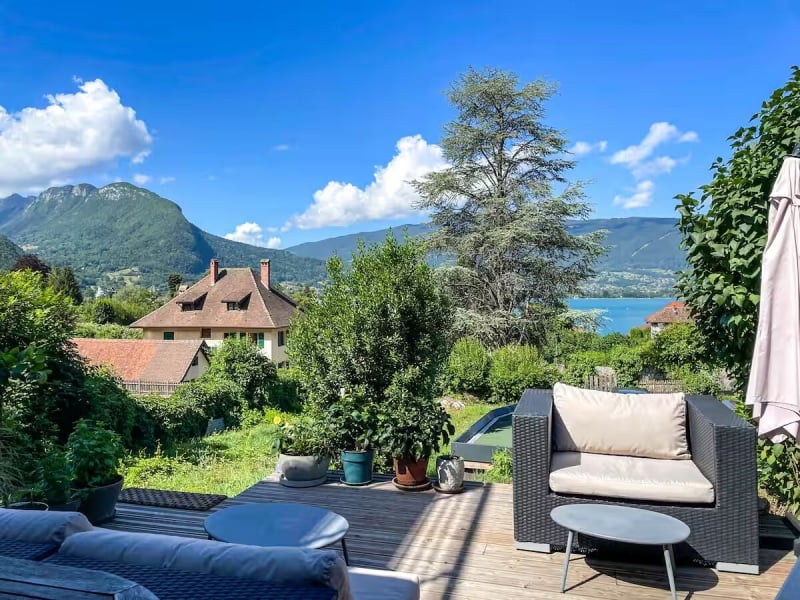 Airbnbs in Annecy aesthetic 