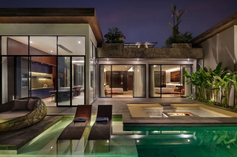 Airbnb Ubud infinity pool