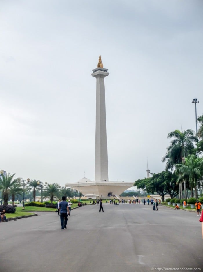 monas - địa điểm tham quan ở Indonesia