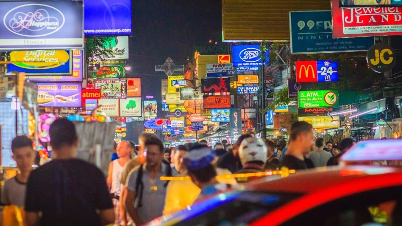 khao san in the evening