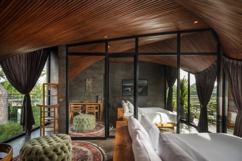 Airbnb Ubud infinity pool