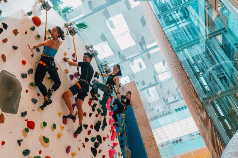 rock wall climbing, auto belay, changi airport new attraction