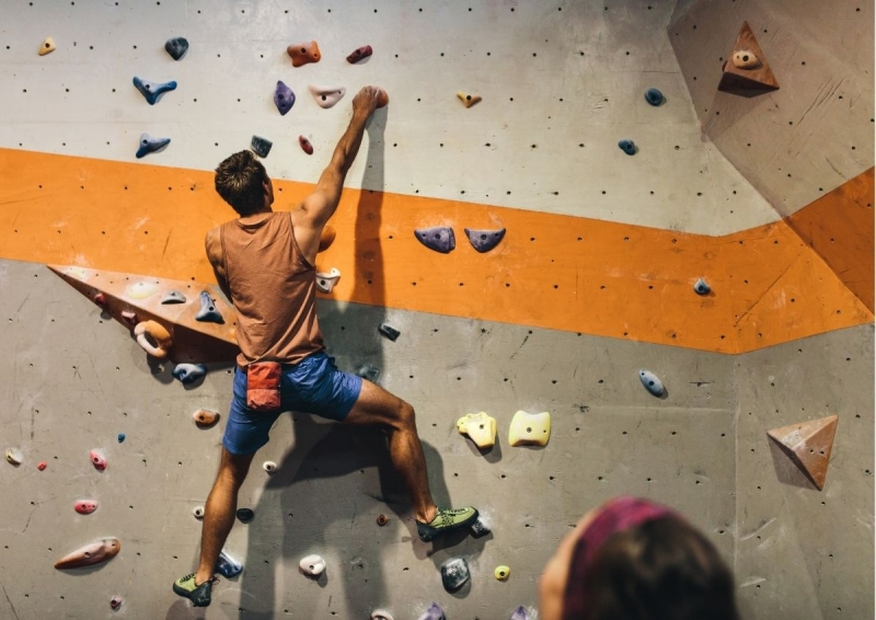 Wall climbing as a single on Valentine's Day