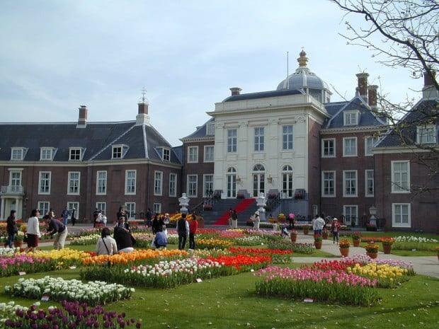 Huis Ten Bosch theme park