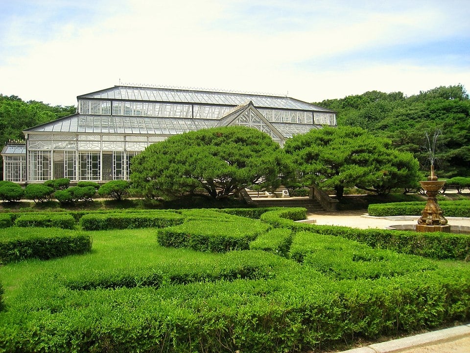 Daeonsil (Grand Greenhouse) of korean palace