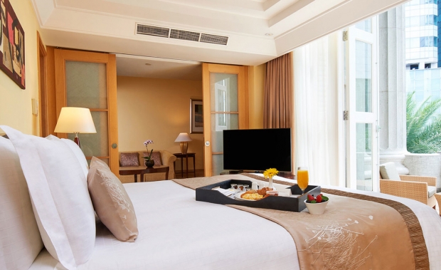 Bed and Breakfast Offer in The Fullerton Hotel Singapore