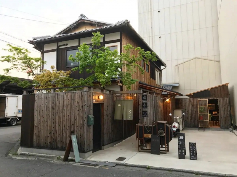 kyoto airbnb traditional machiya home for solo traveller exterior