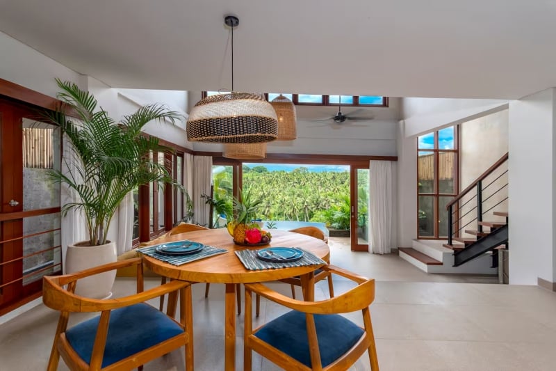 Airbnb Ubud infinity pool