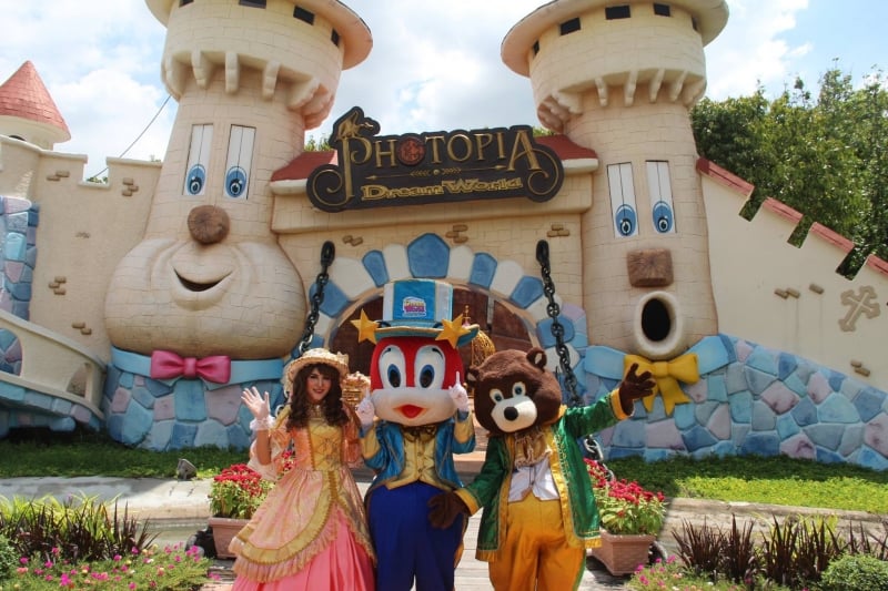 6 Reasons to Visit Dream World Bangkok - Trazy Blog