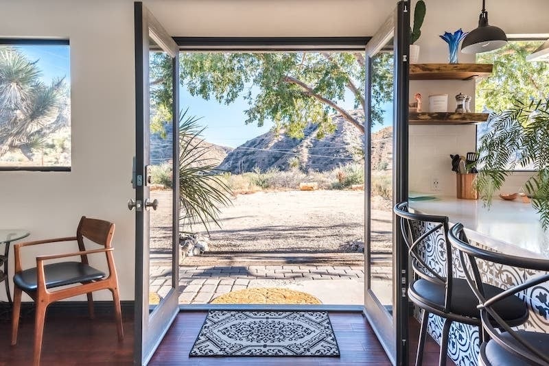 8 Best Airbnb Rentals in Palm Springs, California