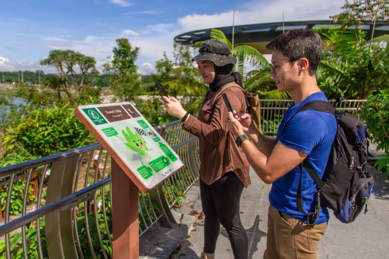 jurong lake gardens is one of the best singapore hiking trails