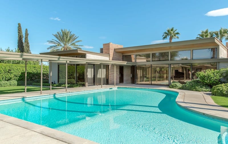 8 Best Airbnb Rentals in Palm Springs, California With Private Pools