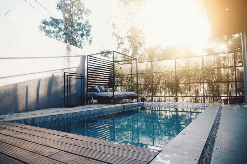 Private pool and daybed at Cabin Nendo