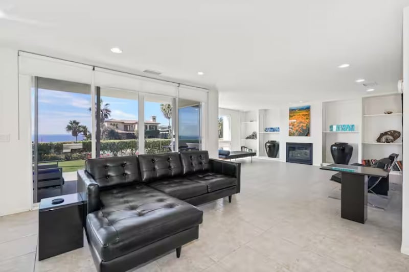 stunning beach house Airbnb stays in Carlsbad