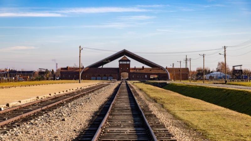 auschwitz entrance