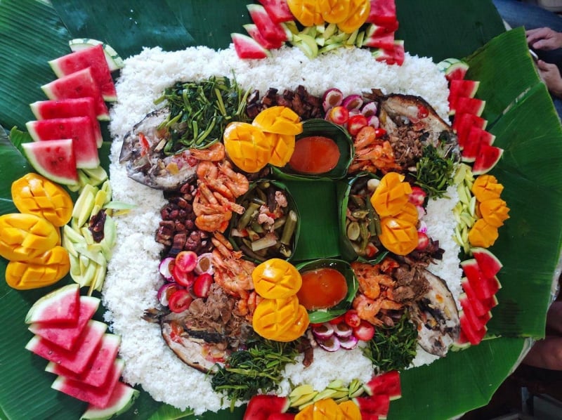 one of the must-do things when in manila: have a boodle fight