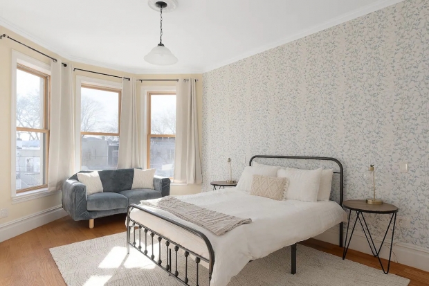 Spacious brownstone Airbnb in Brooklyn, perfect for family gatherings