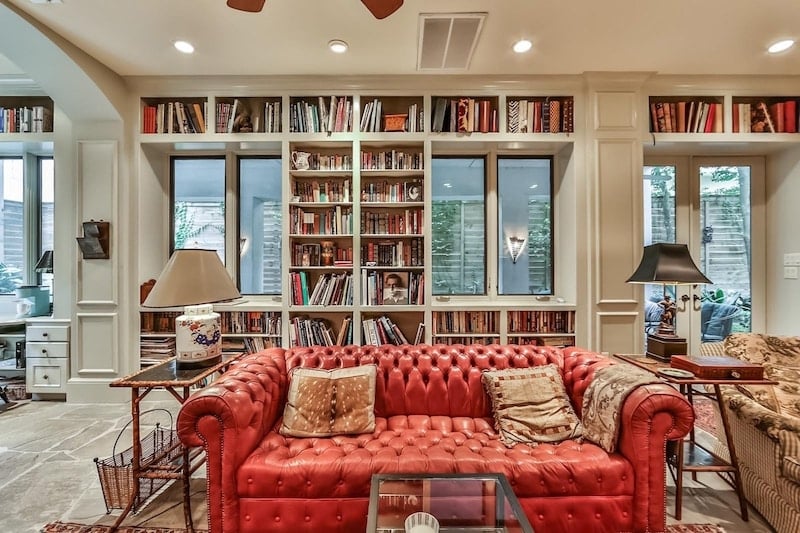 airbnb with library in texas