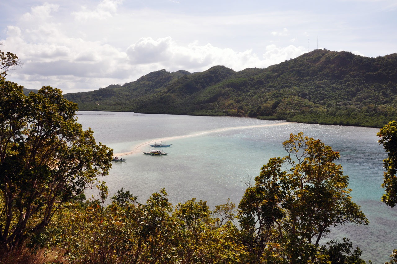Snake Island, El Nido is one of the strange islands in the Philippines