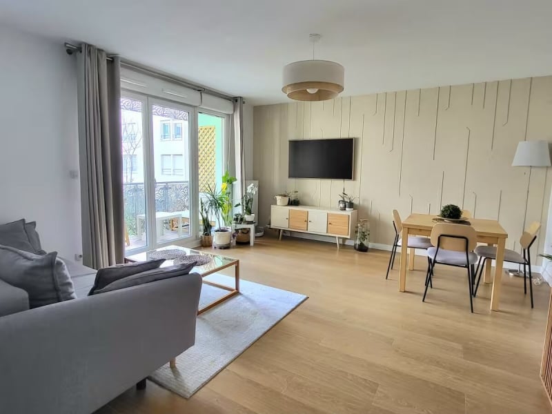 sleek airbnb stay in Lyon