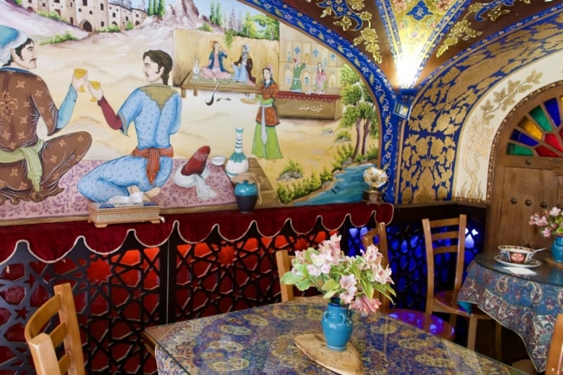 Bahar Narenj Cafe