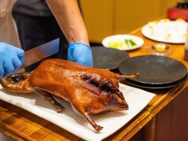 Peking duck cutting