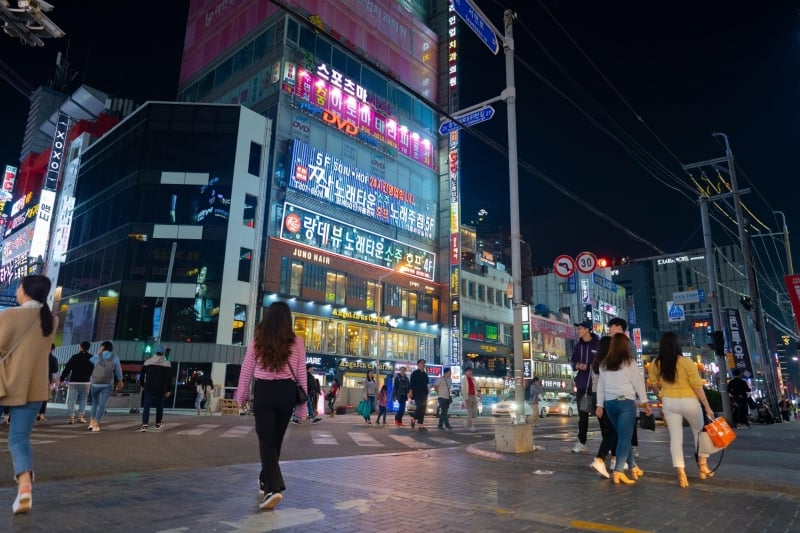 seomyeon street at night