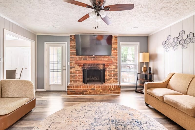 Airbnbs in Montgomery