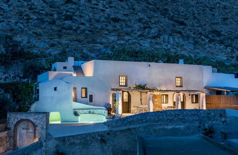 instagramable Cave Airbnbs in Greece